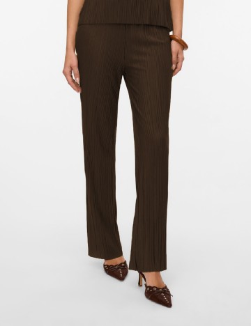 
						Pantaloni Vero Moda, maro