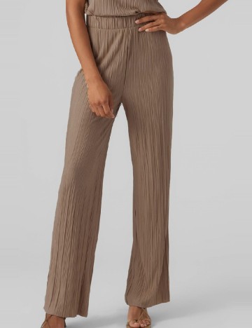 
						Pantaloni Vero Moda, maro