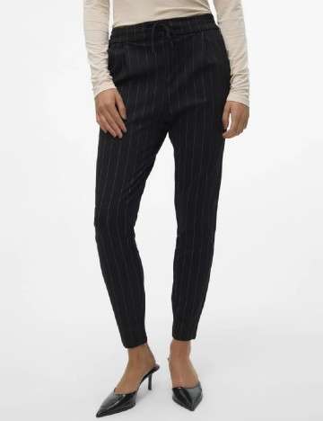 
						Pantaloni Vero Moda, negru