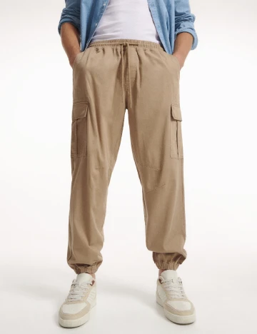 Pantaloni Reserved, maro