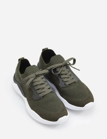 Adidasi Reserved, verde