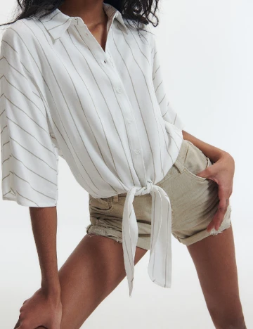 Pantaloni scurti Reserved, crem