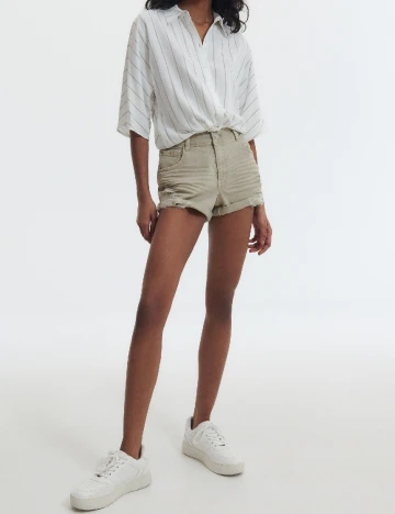 Pantaloni scurti Reserved, crem
