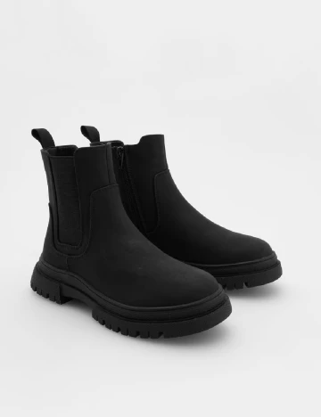 Ghete Reserved, negru