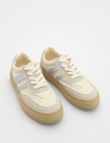 Adidasi Reserved, crem