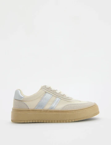 Adidasi Reserved, crem