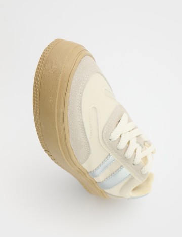 Adidasi Reserved, crem