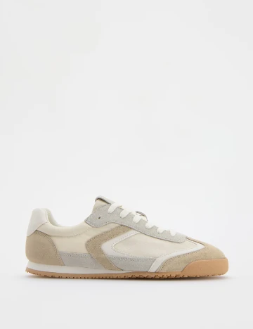 Adidasi Reserved, crem