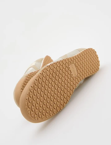 Adidasi Reserved, crem