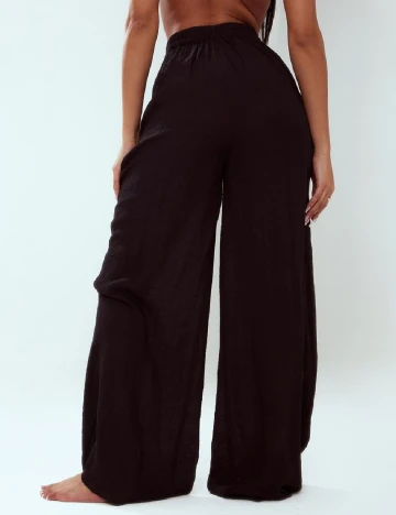Pantaloni PRETTYLITTLETHING, negru