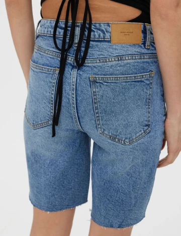 Pantaloni scurti Vero Moda, albastru