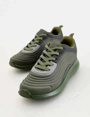 Adidasi Reserved, verde