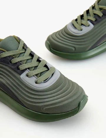 Adidasi Reserved, verde