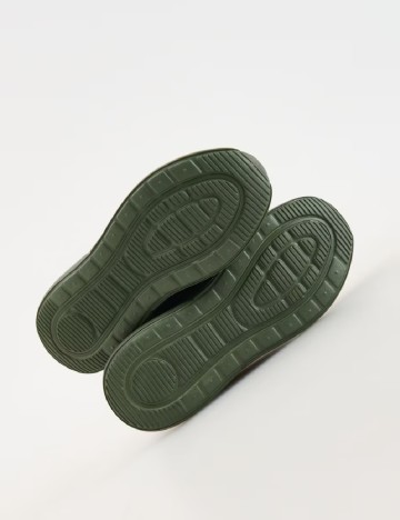 Adidasi Reserved, verde