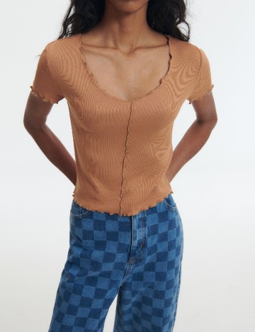 Tricou Reserved, maro