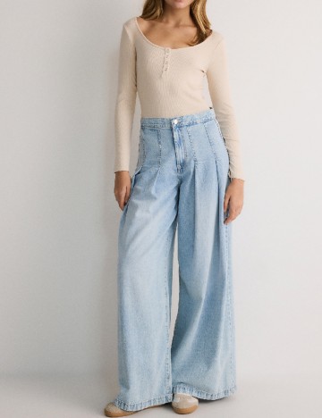 
						Bluza Reserved, crem