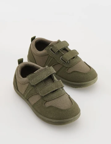 Adidasi Reserved, verde
