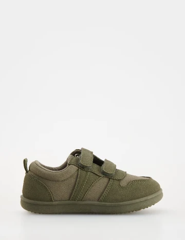 Adidasi Reserved, verde