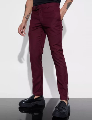Pantaloni Boohoo MAN, visiniu Rosu