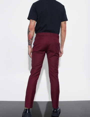 Pantaloni Boohoo MAN, visiniu Rosu