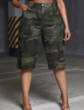 Pantaloni scurti SHEIN CURVE, army