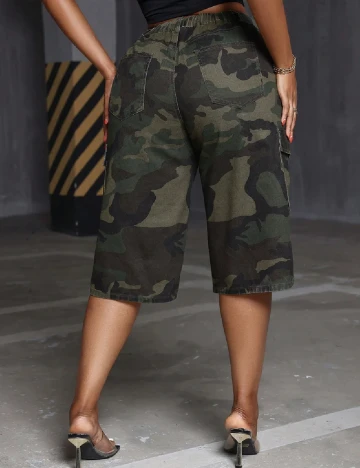 Pantaloni scurti SHEIN CURVE, army