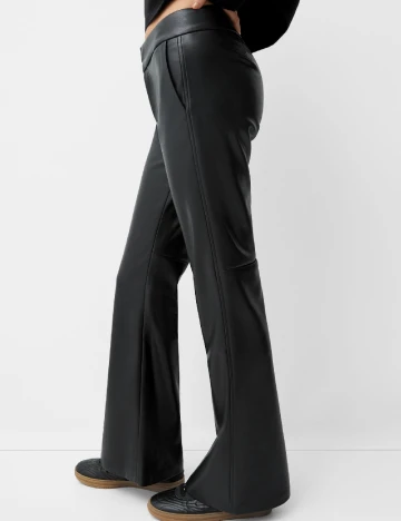 Pantaloni Bershka, negru