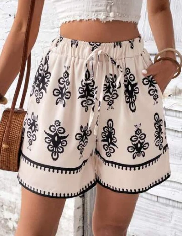 Pantaloni scurti SHEIN, crem