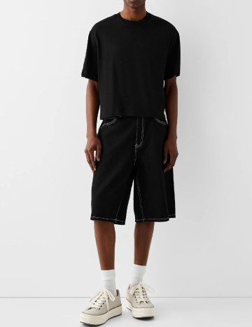 
						Pantaloni scurti Bershka, negru