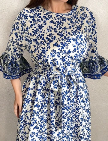 Rochie medie SHEIN CURVE, alb/albastru