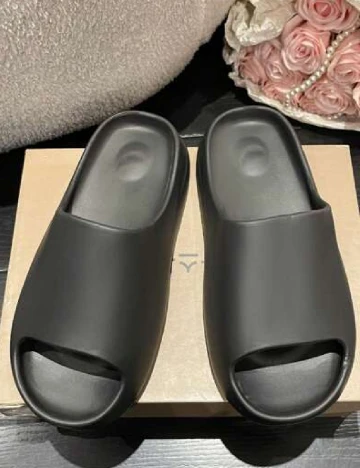 Slapi SHEIN, negru Negru