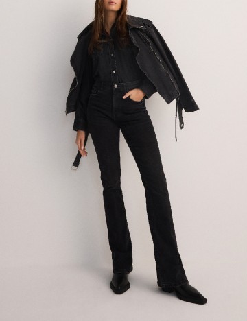 
						Blugi Reserved, negru