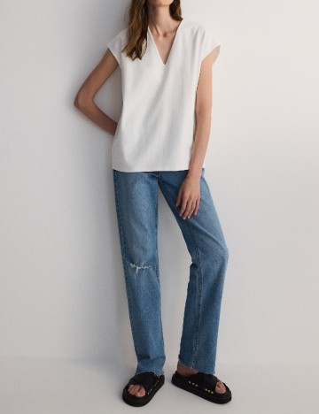 
						Tricou Reserved, alb