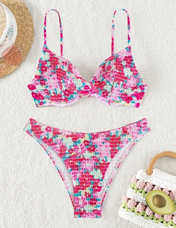 
						Costum de baie SHEIN, floral