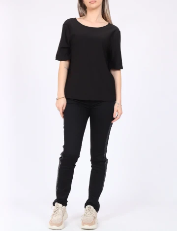 Tricou Only, negru