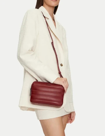 Geanta Calvin Klein, visiniu