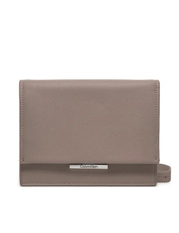 
						Geanta Calvin Klein, maro