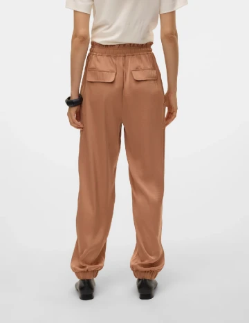 Pantaloni Vero Moda, maro