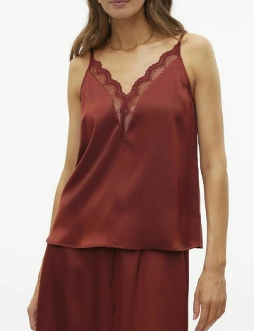 
						Maiou Vero Moda, maro