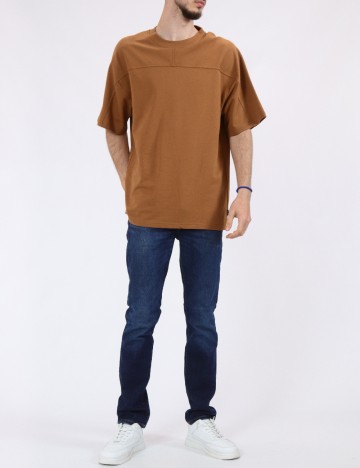 
						Tricou Jack&Jones, maro