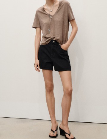 
						Pantaloni scurti Mango, negru