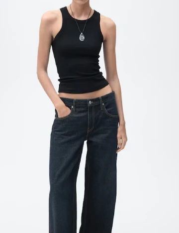 Maiou Mango, negru