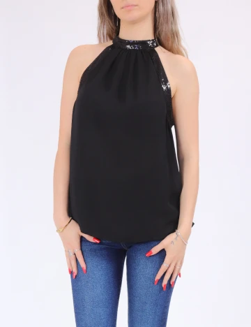 Maiou Jacqueline de Yong, negru