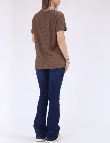 Tricou Only, maro