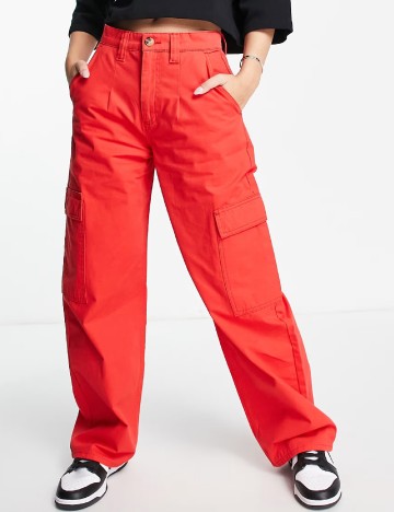 
						Pantaloni ASOS, rosu