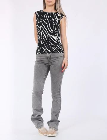 Maiou Pieces, negru