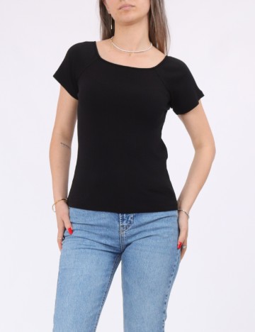 
						Tricou Pieces, negru