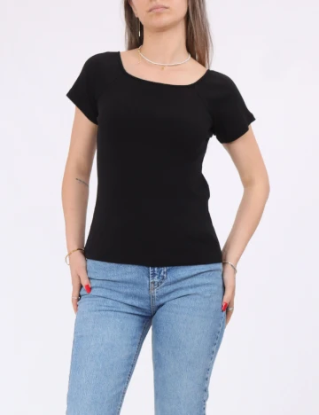 Tricou Pieces, negru