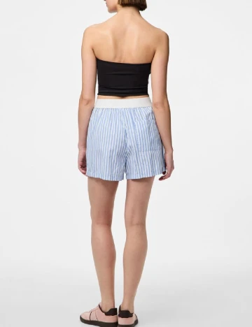 Pantaloni scurti Pieces, albastru