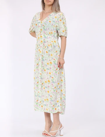 Rochie medie Pieces, floral print
